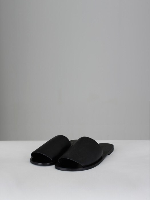 plain sandal (black)