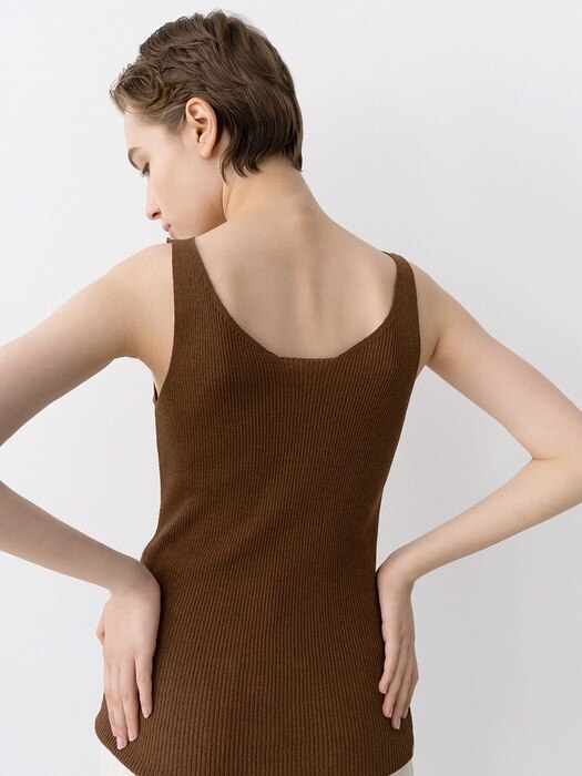 square sleeveless knit (brown)