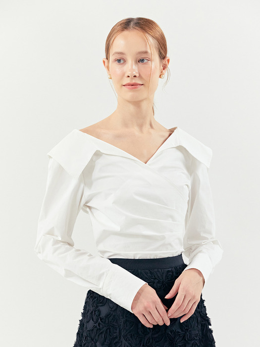 ELLIE V-neck blouse (Off white)