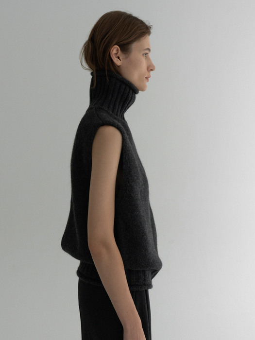[단독]Oval Structure Knit Vest (charcoal)