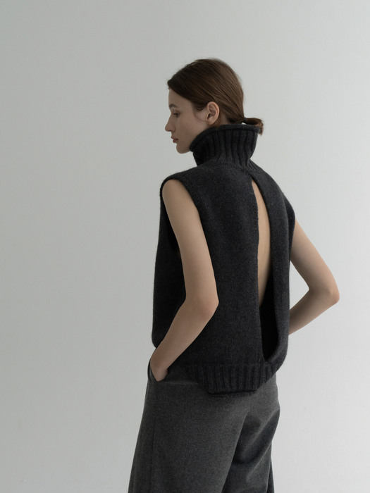 [단독]Oval Structure Knit Vest (charcoal)