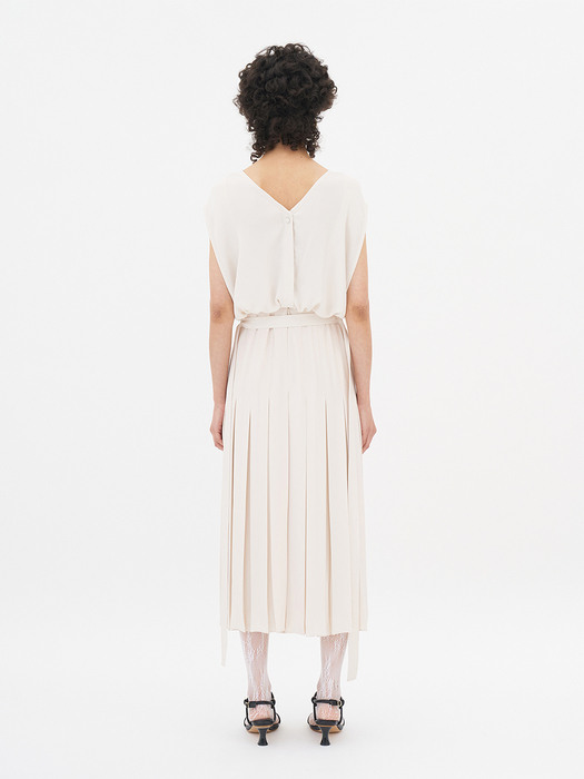 PLEATED MIDI DRESS WITH BELT - ECRU