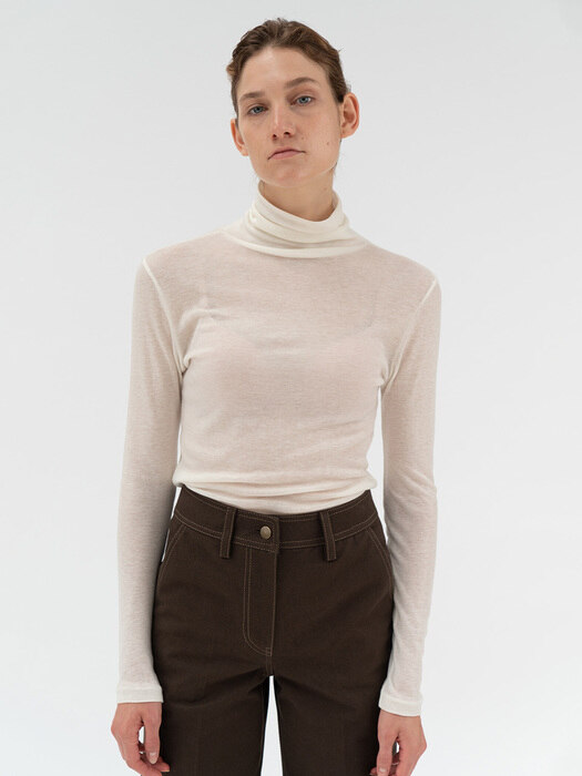 wool turtle neck long-sleeve tee (ivory)