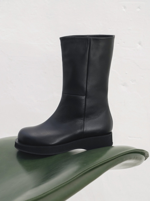 Essential Mid-Boots