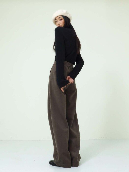 Winter Curvy Pants in Brown