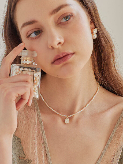Jane Pearl Lace Vintage Necklace _ EEV