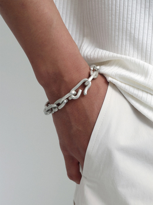 Hae chain bracelet