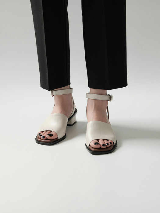 Mago Sandals / Ivory