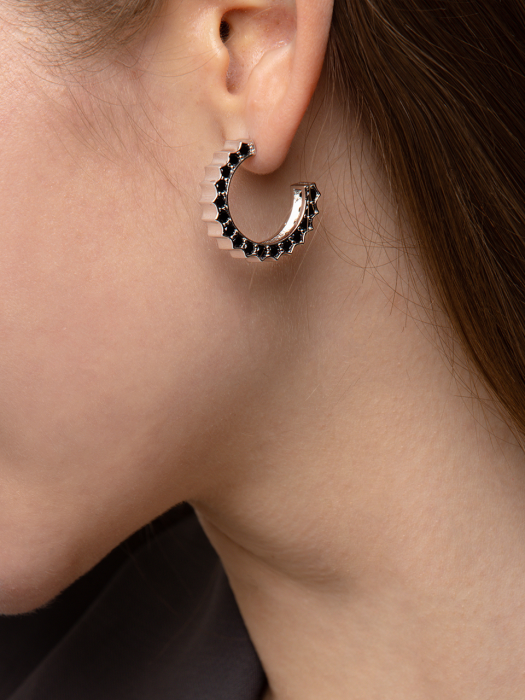 Solar Circle Black Earrings ( S925 )
