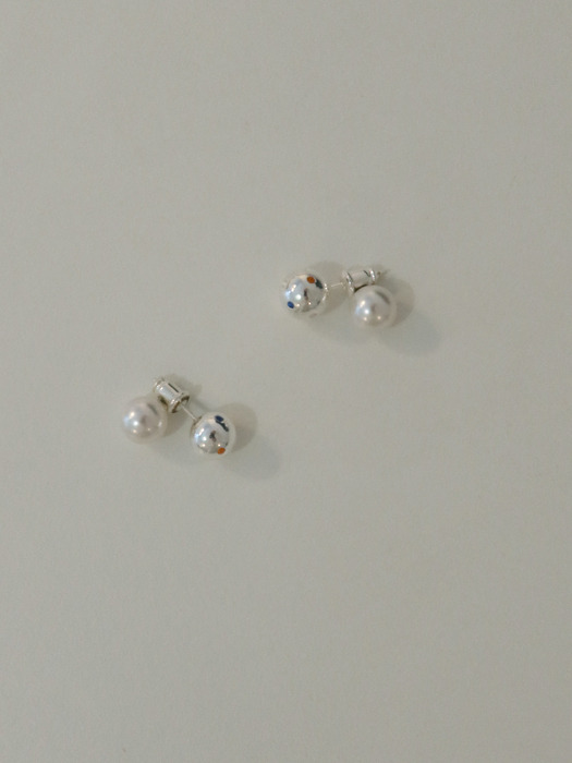 cosmic pearl earring