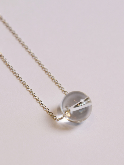 [단독]silver quartz ball necklace