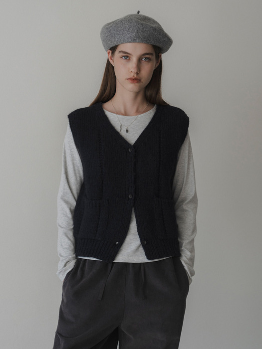 Walnut knit vest (navy)