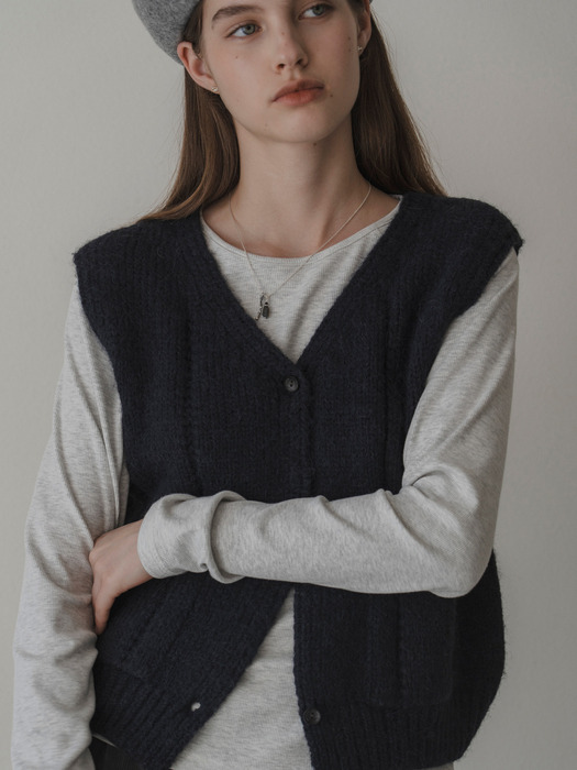 Walnut knit vest (navy)