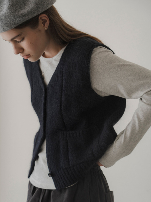 Walnut knit vest (navy)