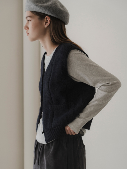 Walnut knit vest (navy)