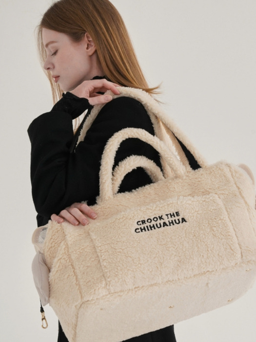 Teddy Shearing Boucle Bag | 테디 시어링 부클 이동 가방 - Cream, Camel