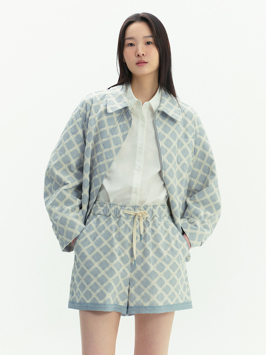 [SET]도브턴 볼륨 소매 자수 집업 자켓 + 달라스 레이스 디테일 자수 밴딩 쇼츠 (Beige/Light blue)