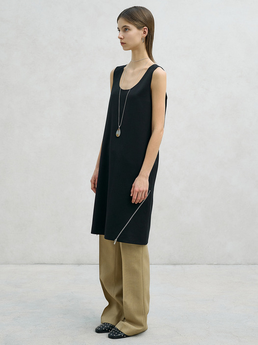 VINS U-NECK DRESS