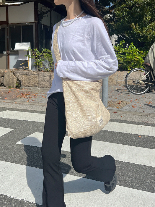 이고백(IGO BAG)_Wrinkle Large Hobo Bag_Butter_