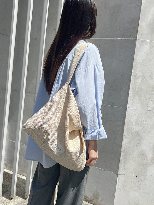 이고백(IGO BAG)_Wrinkle Large Hobo Bag_Butter_