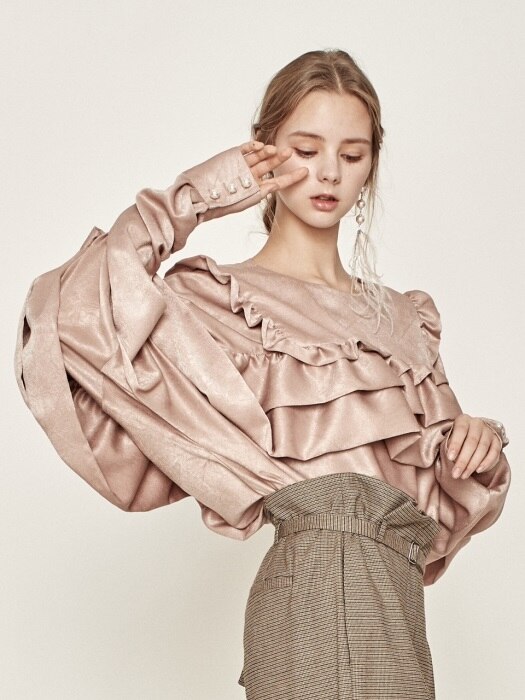 VOLUME FRILL BLOUSE_BE