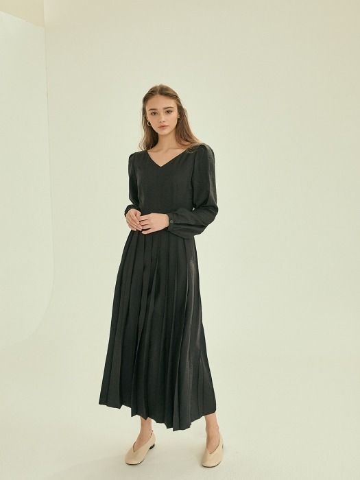 pure pleats long ops[black]