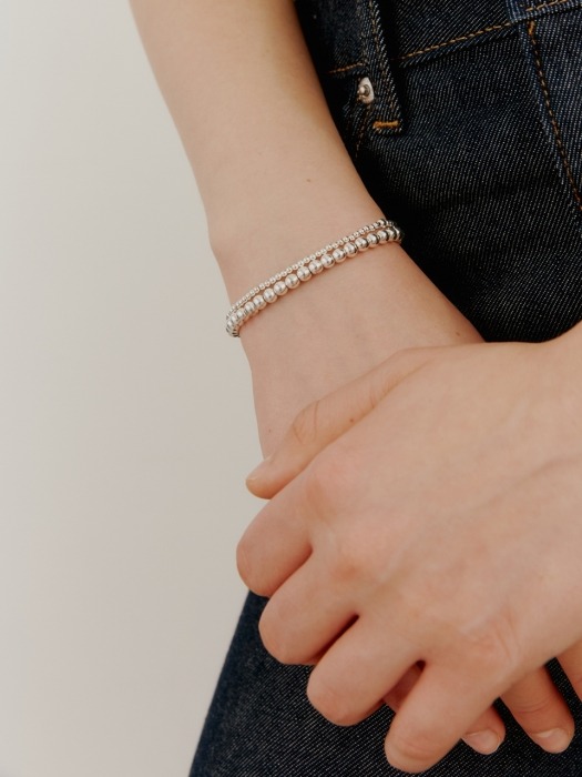 Bold Hematite Ball Bracelet