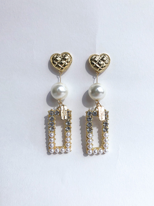 Amour square earrings