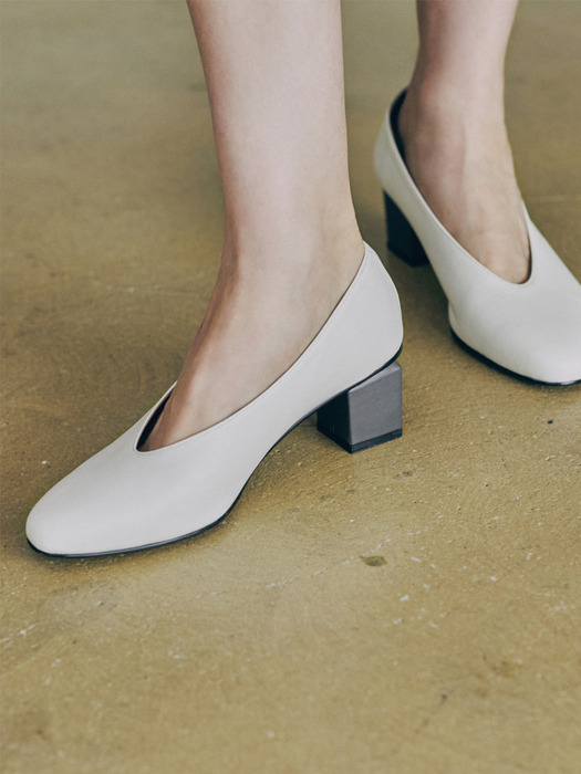 Soft Leather Pumps _Off white [LMS202WH]