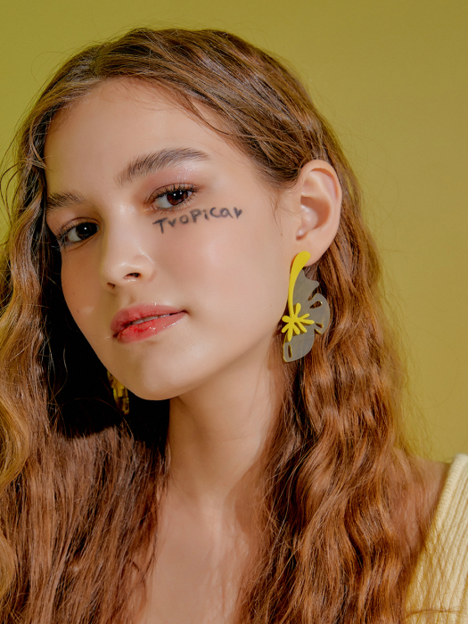 Summer Hibiscus Earring (Yellow)