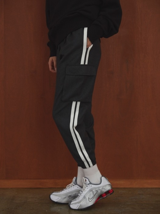 SIDE TAPE CARGO JOGGER PANTS CHARCOAL