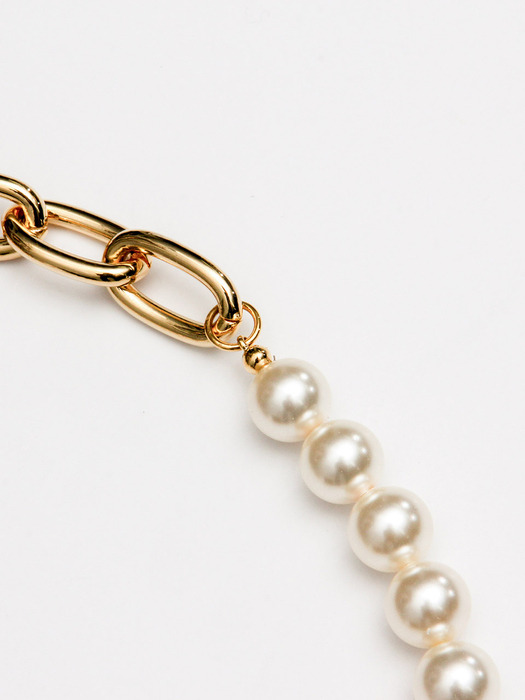 PEARL BOLD CHAIN MIX NECKLACE GOLD