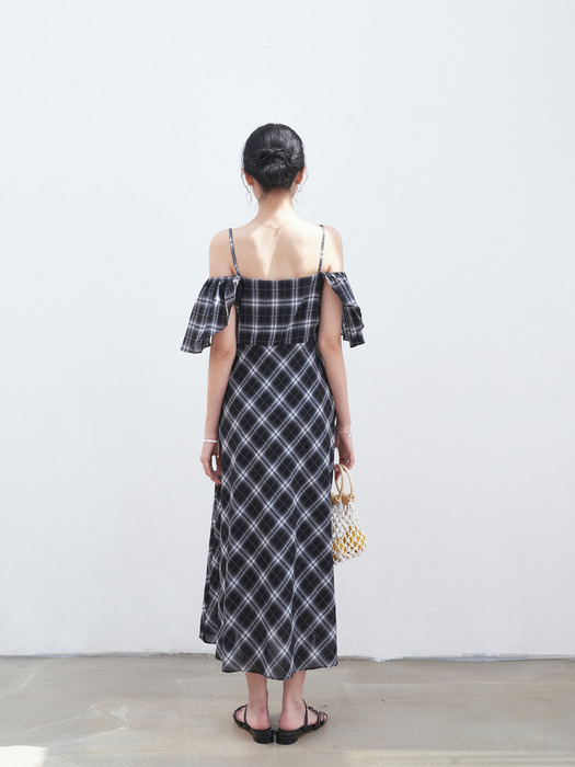 CHECK OFF-SHOULDER LONG DRESS_BLACK