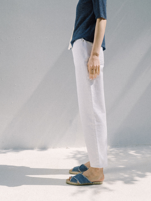 WHITE BARREL DENIM PANTS