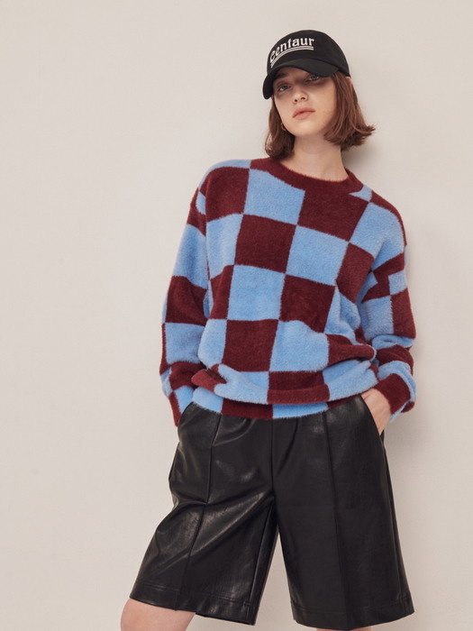 [TC21AWKN11BLWN] FEATHER CHESS KNIT TOP [BLUE&WINE]
