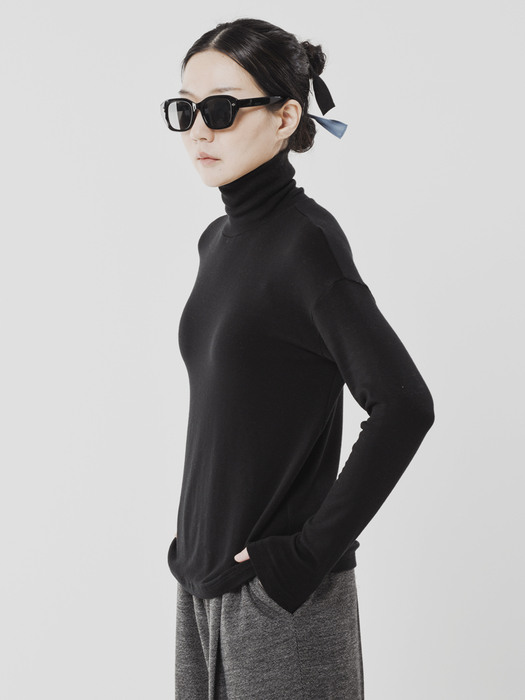 SOFT-WOOL POLA T_BLACK