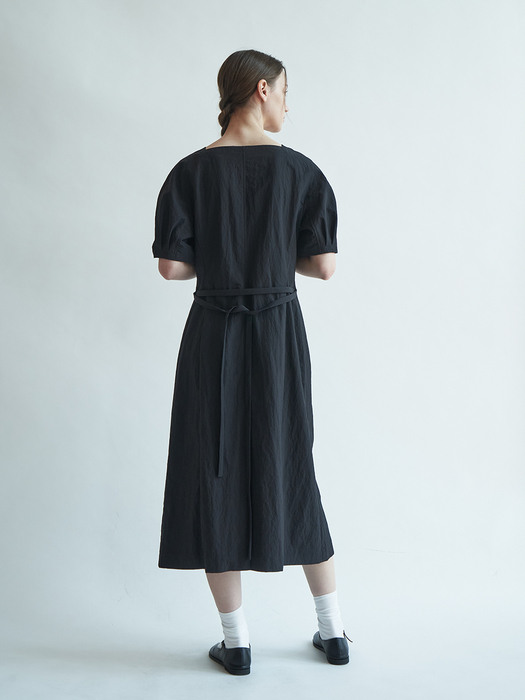 Square neck pin-tuck shirt dress (Black)