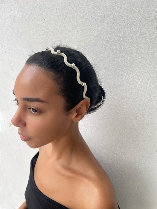 Ariel Wave Pearl Velvet Hairband