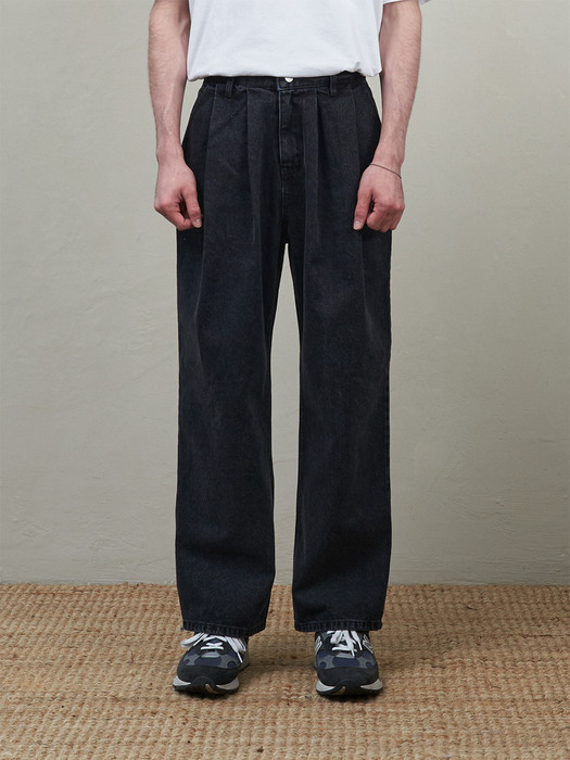 WIDE TWO TUCK DENIM PANTS_BLACK