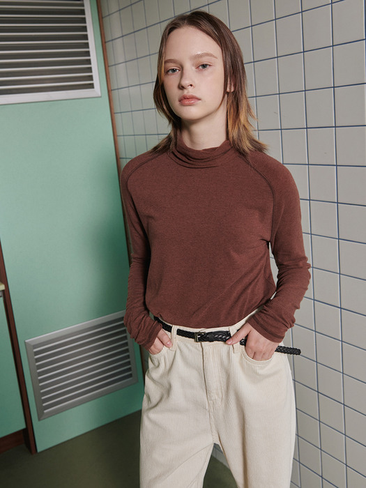 SOFT ROLL NECK TOP - BROWN