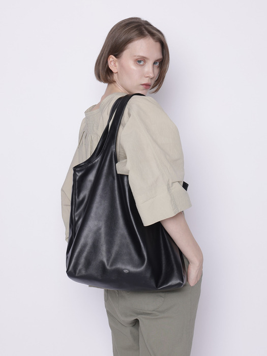 Foyer Bag_Black (Soft Shape)