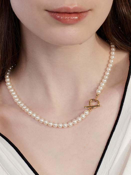 taky heart toggle pearl necklace