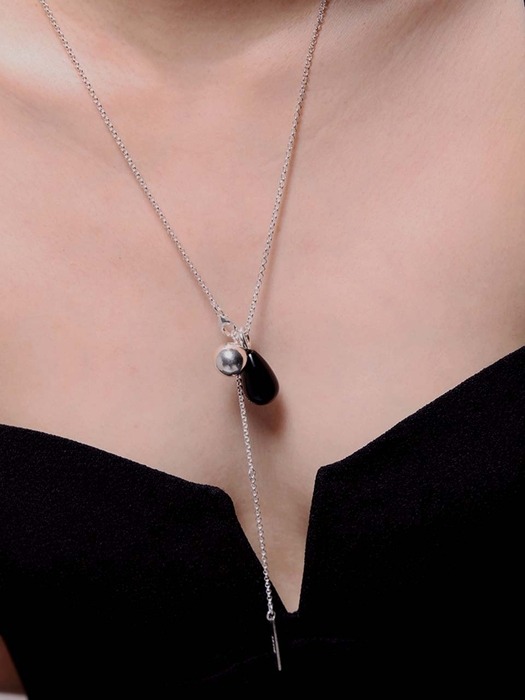 WATERDROP ONYX & SILVER BALL NECKLACE