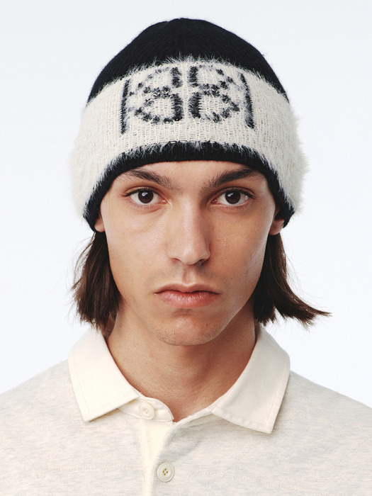 Emblem Knit Beanie UNISEX Black Ivory