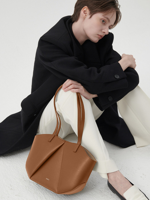 [단독]LYV Shoulder bag (Brown)