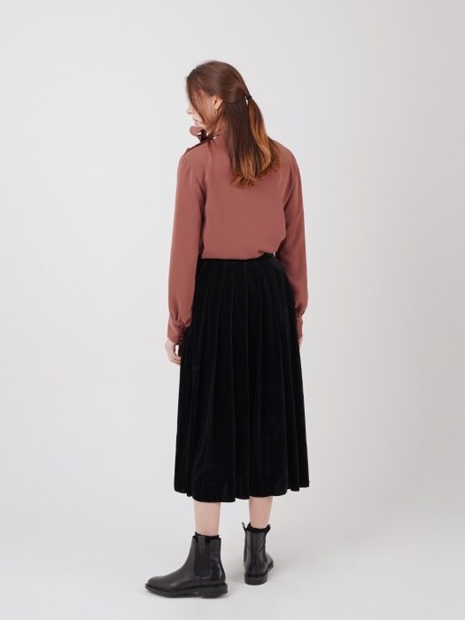 VELVET PLEATS SKIRT_BLACK