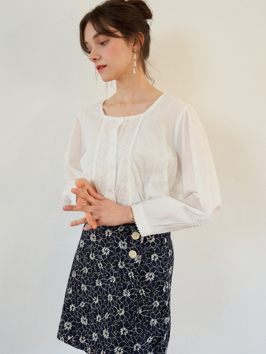 monts 1115 heart-neck lace blouse (white)