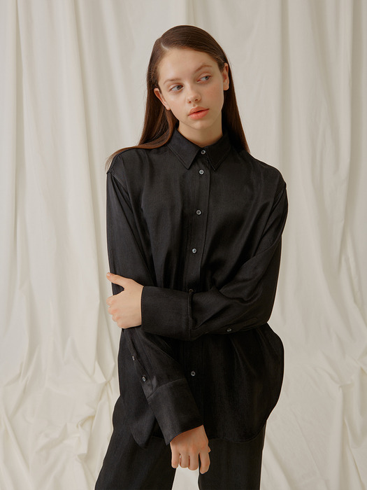 20S/S SILKY BLOUSE (BLACK)