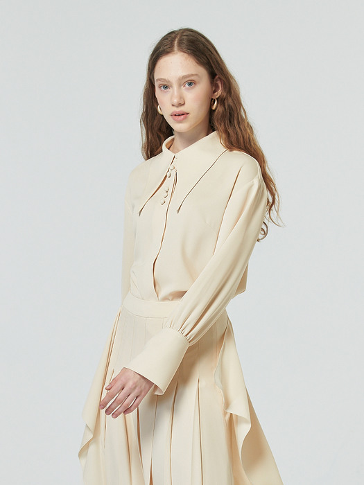 21SS_POINTED COLLAR BLOUSE_LIGHT BEIGE