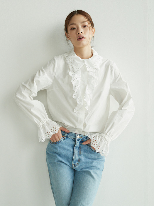 [N][SET]APGUJEONG Ruffled eyelet collar blouse (Off white) & CAMELLIA cable flower sweater (Baby pink, Cream)
